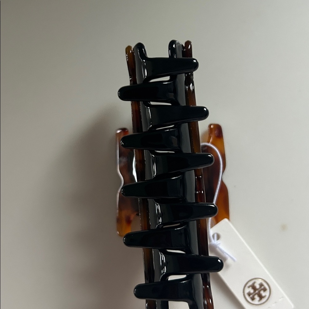 Tory Burch Brown/Black Tortoise Hair Clip NWT Dust Bag Included - Picture 6 of 7